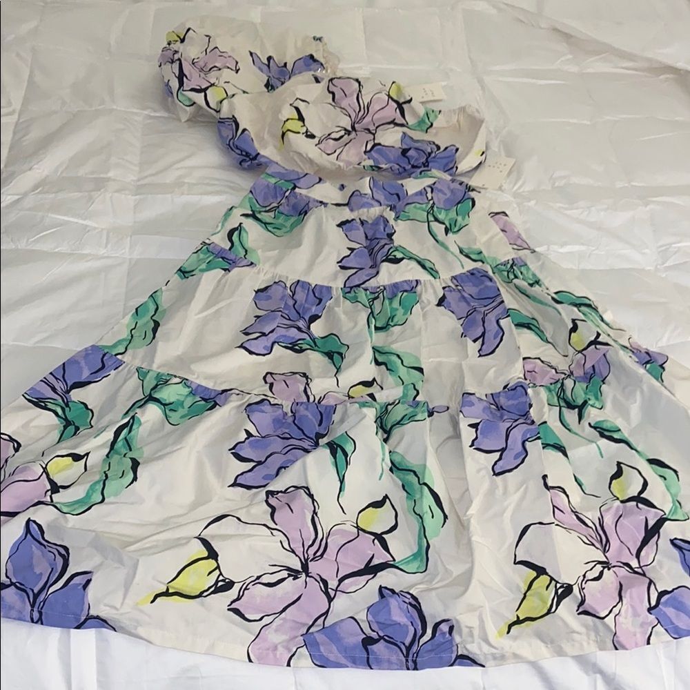 A new day tieredโskirt and asymmetrical top set floral